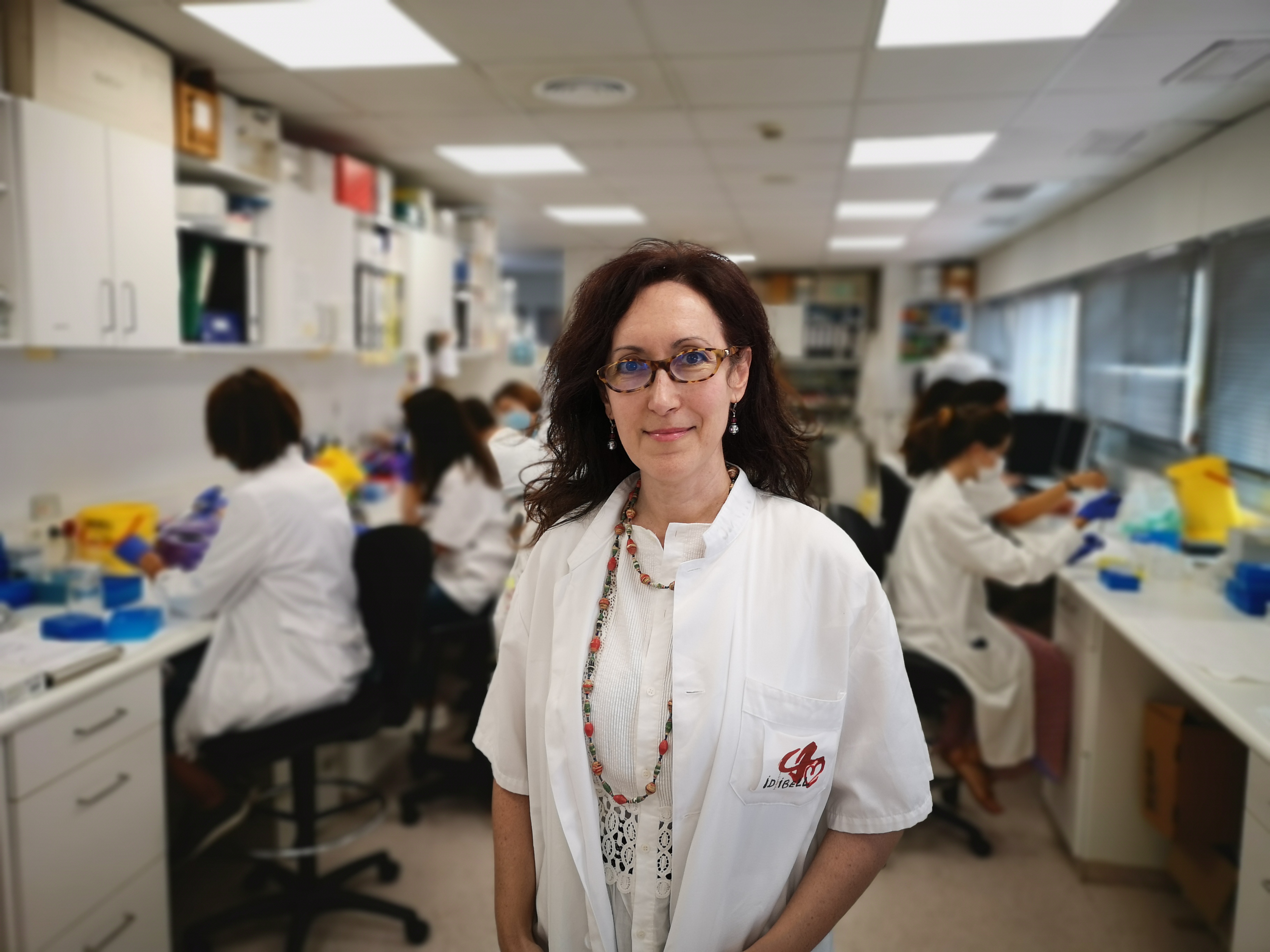 El genoma de casos graves de COVID-19 sin patología previa revela deficiencias en la vía interferón tipo I