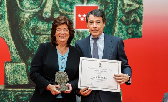 La Comunidad de Madrid reconoce la carrera científica de la investigadora María Vallet Regí La Comunidad de Madrid reconoce la carrera científica de la investigadora María Vallet Regí
