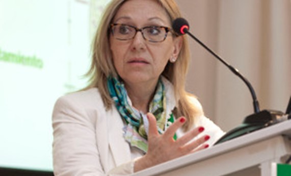 La doctora Carmen Ayuso recibe el Premio FEDEPE en reconocimiento a su trayectoria profesional La doctora Carmen Ayuso recibe el Premio FEDEPE en reconocimiento a su trayectoria profesional